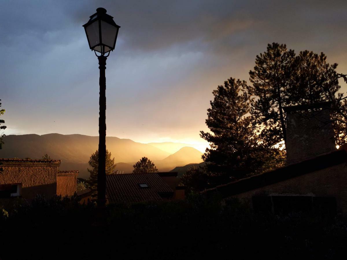 Vvf Drome Provence Hotel Montbrun-les-Bains Kültér fotó